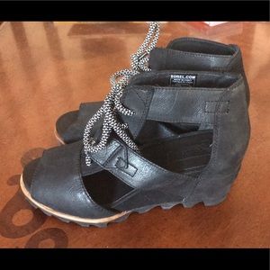 Sorel Joanie Lace Up Wedge sz 8